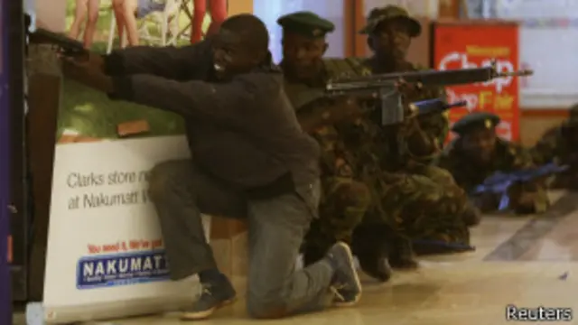 کینیائی صدر اوہارو کینیاتا نے ٹی وی پر قوم سے خطاب میں کہا تھا کہ حملہ آوروں کے خلاف آپریشن جاری ہے