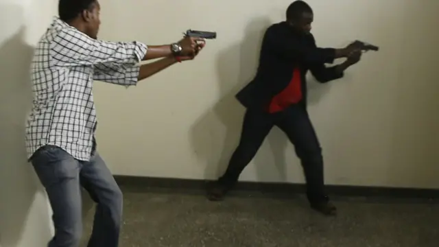 कीनिया, गोलीबारी