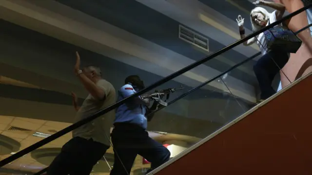 कीनिया, गोलीबारी