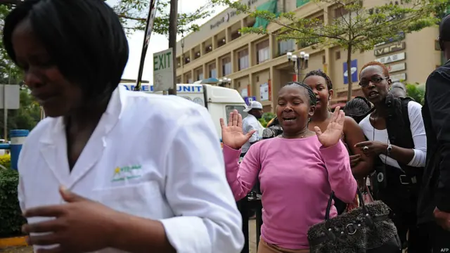 मॉल में ऑपरेशन अभी जारी है