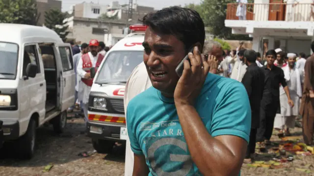 عینی شاہدین کے مطابق جب یہ دھماکہ ہوا تو چرچ میں چار سے پانچ سو کے درمیان افراد موجود تھے۔