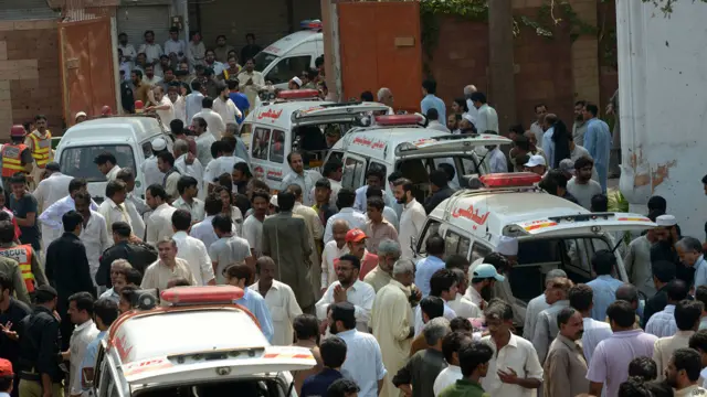 حکام کے مطابق لوگ عبادت کے بعد گرجا گھر سے باہر نکل رہے تھے کہ دھماکے ہوئے۔ 