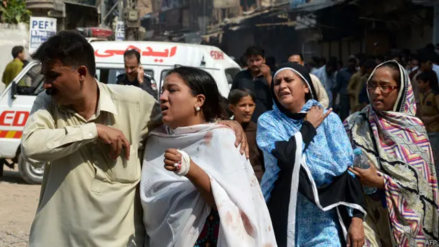 पाकिस्तानः पेशावर बम धमाके