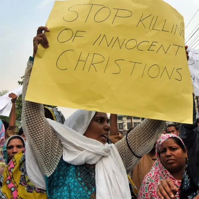 صوبہ پنجاب میں ماضی میں مسیحی برادری پر توہینِ مذہب کے الزامات کے بعد متعدد بار حملے ہو چکے ہیں۔ پشاور دھماکوں کے خلاف صوبائی دارالحکومت لاہور میں بھی احتجاجی مظاہرے ہوئے۔