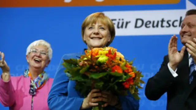 انګېلا مېرکل خپلو بلويانو ته وويل: "موږ ټول خوښي کولی شو."