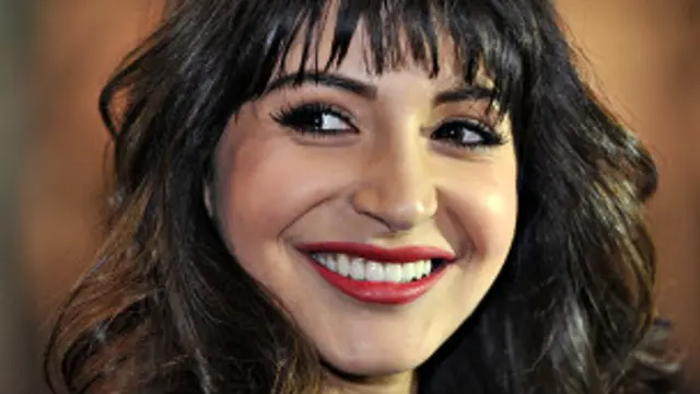 انوشکا ان دنوں بمبئی ویلویٹ کی شوٹنگ میں مصروف ہیں