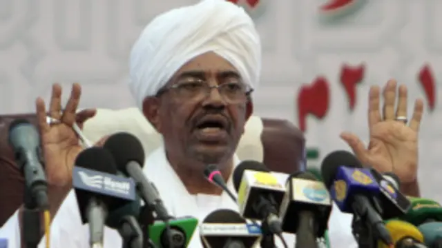 قال البشير إن التظاهر السلمى حق مكفول للتعبيرعن الرأي في السودان 