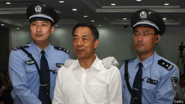 Бо Силай в суде во время объявления приговора