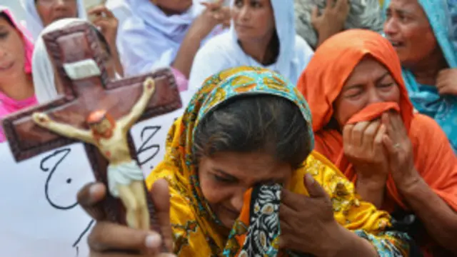 پشاور چرچ میں دھماکے کے بعد ملک بھی میں مظاہرے ہوئے تھے