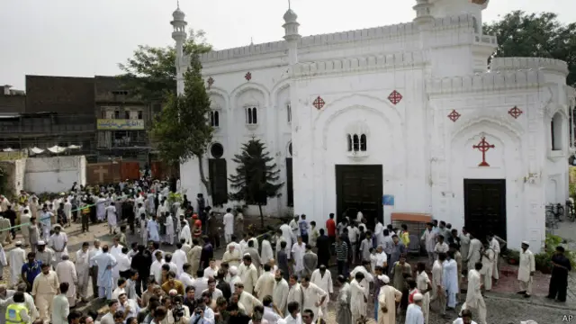 پاکستان میں عیسائی برادری متعدد بار حملوں کے خلاف احتجاج کر چکے ہیں