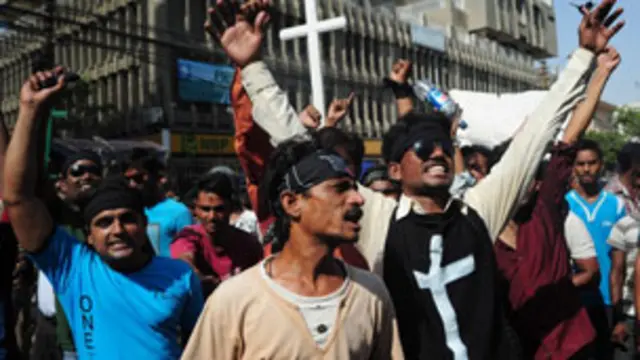 عیسائی برادی کے افراد نے کراچی میں مختلف مقامات پر احتجاج کیا
