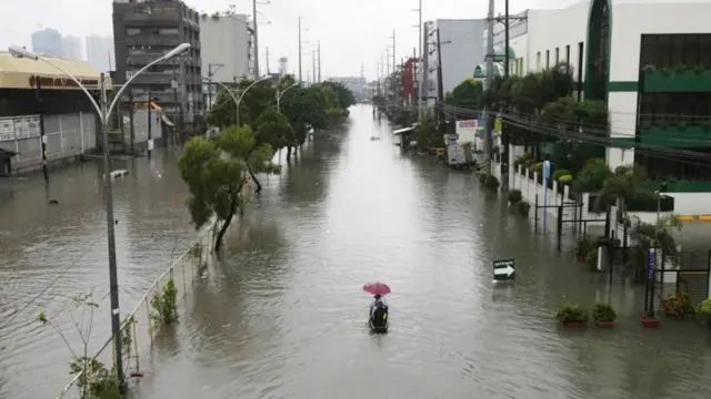 چین کے جنوبی حصے میں سمندری طوفان آنا معمول کی بات ہے لیکن اساگی جیسی طاقت رکھنے والے سمندری طوفان شاذ و نادر ہی آتے ہیں۔
