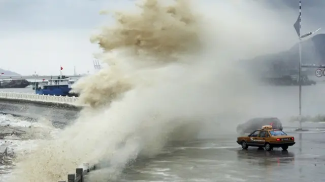 زیادہ تر ہلاکتیں ڈوبنے یا پھر ملبے تلے دبنے سے ہوئی ہیں۔