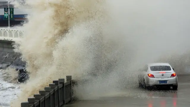 چین کے گونگ ڈونگ صوبے کے حکام کا کہنا ہے کہ سمندری طوفان اساگی کے باعث صوبے کے جنوبی علاقوں میں 25 افراد ہلاک ہو گئے ہیں۔