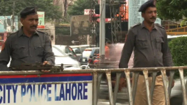 حملہ آور موٹر سائیکل پر سوار تھے 