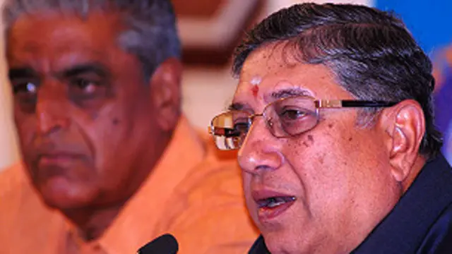 اجلاس سے قبل جنوبی افریقی کرکٹ بورڈ کے صدر کرس نینزانی اور بی سی سی آئی کے صدر سری نواسن کی ملاقات کام دکھاگئی