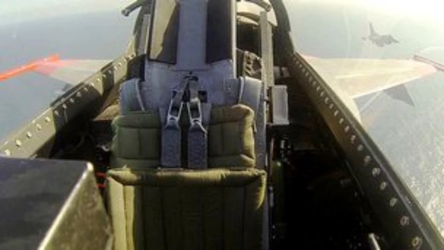 पहली बार बिना किसी पायलट के उड़ा एफ-16 लड़ाकू विमान.