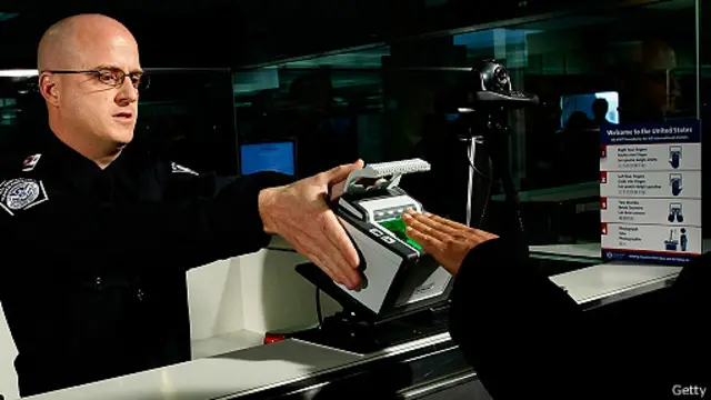 Agente de migración y aduanas de EE.UU..