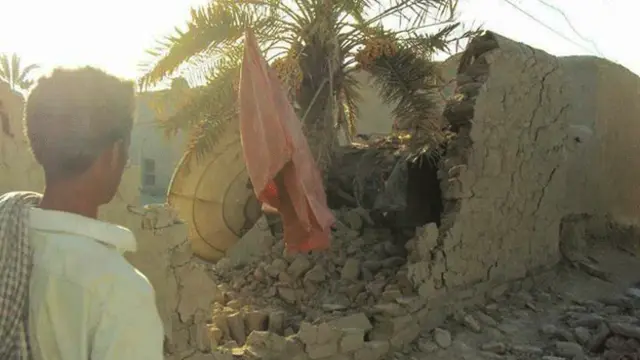حکام کے مطابق زلزلے سے بلوچستان کے چھ اضلاع میں کل تین لاکھ افراد متاثر ہوئے ہیں