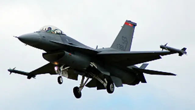 طائرات إف 16