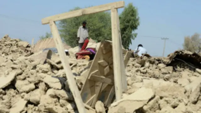 အဝါရန် ခရိုင်အတွင်းက အိမ်အတော်များများ ပြိုကျ