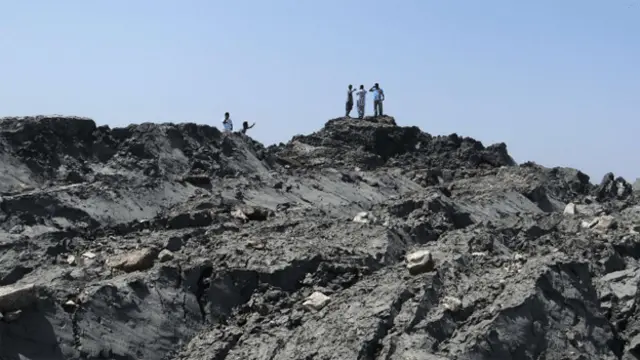 جزیرہ نمودار ہونے کی خبر کے ساتھ گودار سے شہریوں کی ایک بڑی تعداد جزیرے پر جا پہنچی