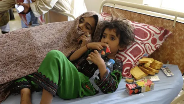 زلزلے کے نتیجے میں مکانات منہدم ہونے سے زخمی ہونے والوں میں بھی بچوں اور عورتوں کی بڑی تعداد شامل ہے