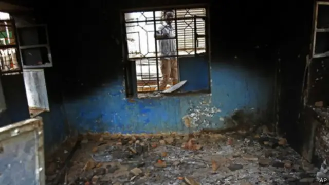 احتج المتظاهرون على ارتفاع أسعار الوقود عقب قرار حكومي بتقليل الدعم