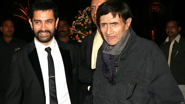 नई पीढ़ी के अभिनेताओं के साथ भी देव आनंद के ख़ासे अच्छे संबंध थे. आमिर ख़ान ने अपने भांजे इमरान ख़ान की शादी में उन्हें न्यौता दिया तो देव आनंद आने के लिए सहर्ष तैयार हो गए.