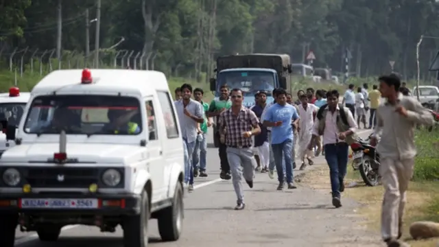 جنرل سنگھ نے کہا تھا کہ کشمیر کے تقریباً تمام وزرا کو فوج کی جانب سے خفیہ طور رقوم ملتی ہیں جس کے ذریعے وہ ’قیامِ امن کے لیے بہت سے کام‘ کرتے ہیں