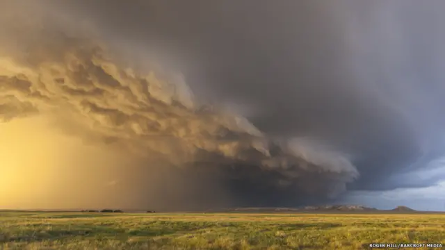 O americano Roger Hill percorreu milharesbest 65 apostaquilômetrosbest 65 apostabuscabest 65 apostafenômenos climáticos extremos nos Estados Unidos.