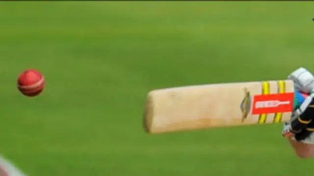 رحمت شاه په لومړۍ پاڼۍ کې په يوازې سر ۱۴۴ منډې وکړې 