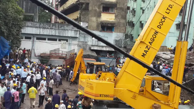 मुंबई में गिरी इमारत