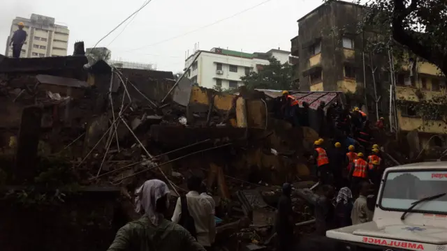 मुंबई में गिरी इमारत