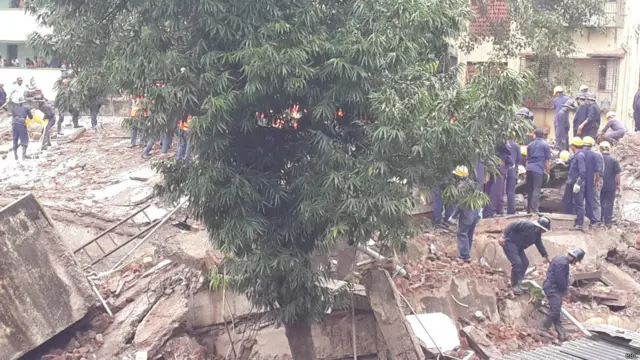 मुंबई में गिरी इमारत