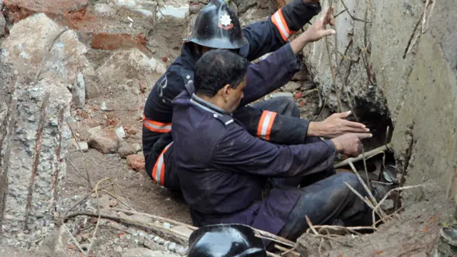 मुंबई में गिरी इमारत