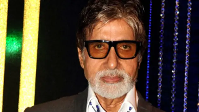 د امیتاب د کور مخې ته د سماج وادي ګوند تر څنګ د بهوجن سماج ګوند پلویانو هم مظاهره وکړه. 