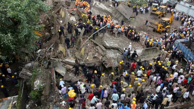 मुंबई में गिरी इमारत