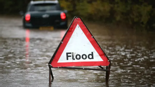 سیلاب میں اضافے کا بھی خطرہ ظاہر کیا گيا ہے