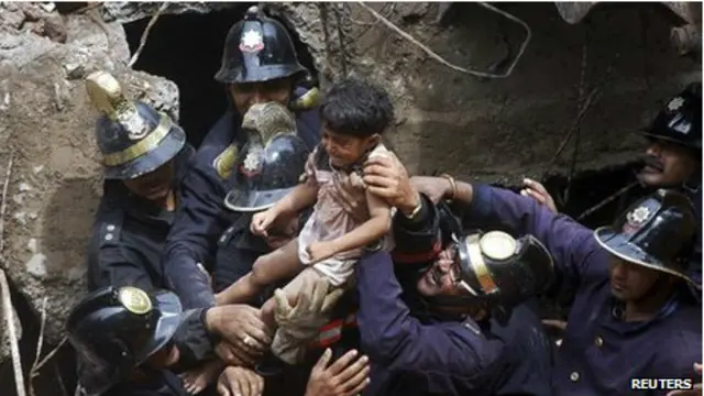 bangunan_mumbai_runtuh