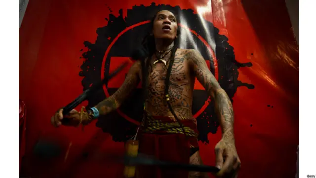 इस फेस्टिवल में अलग अलग तरह के टैटू का प्रदर्शन बेहद रंगारंग तरीके से किया गया. 