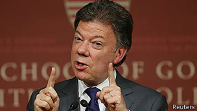 کولمبیا کے صدر جوان مینئل سانتوس مغوی کی رہائی کے لیے صرف ریڈ کراس کی ثالثی کے حق میں ہیں