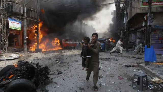 د معلوماتو له مخې، تر شلو ډېر ټپیان د پېښور لیډي ریډېنګ روغتون ته وړل شوي.