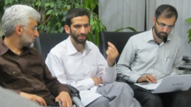 عکس دیگری که در سایت‌های خبری منتشر شده و آقای شهبازی را در کنار سعید جلیلی نشان می‌دهد