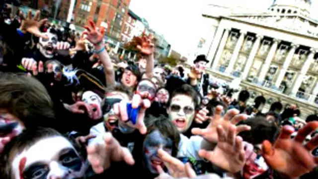 英国年轻人的追捧僵尸主题活动