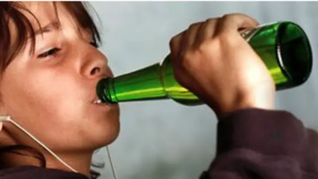 在接受急诊治疗的酗酒少年中，女孩的人数现在多过了男孩。