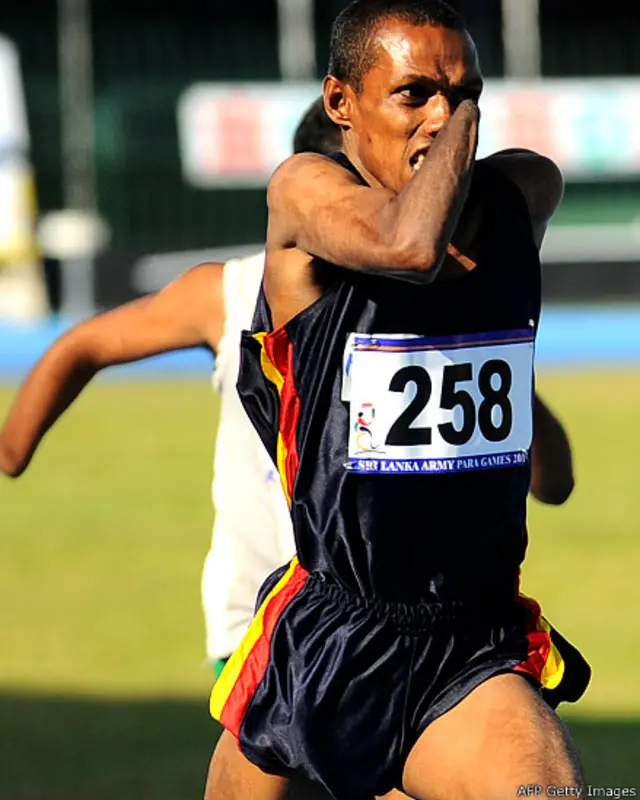 යුද්ධයෙන් ආබාධිත භාවයට පත්ව සිටින සිය ගණනක් ශ්‍රී ලාංකික හමුදා සෙබළු වාර්ෂික ආබාධිත යුධ හමුදා ක්‍රීඩා උළෙලට සහභාගි වූහ.