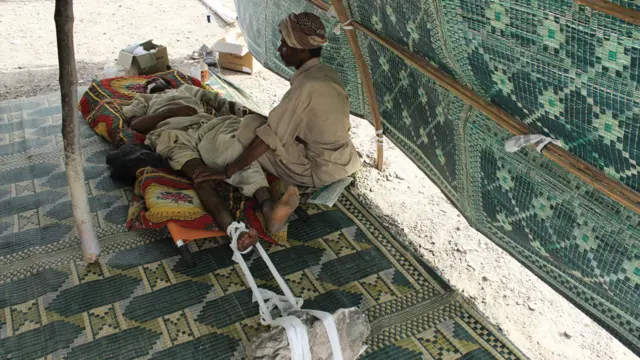 مریضوں میں زیادہ تر کیس فریکچرز کے تھے مگر ہسپتال میں ایکسرے، لیبارٹری کی سہولت میسر نہیں تھی۔