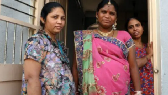 डॉ. पटेल का कहना है कि सरोगेसी हाउस में महिलाओं को कई हुनर सिखाए जाते हैं.