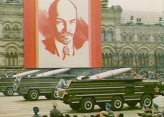 当时苏联的既定方针是：如果美国发射核弹，必须做出核弹反击